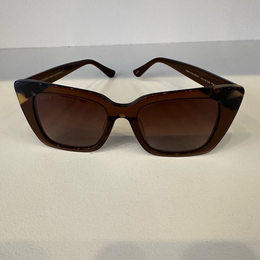 Diff Lizzy Dark Brown Sunglasses